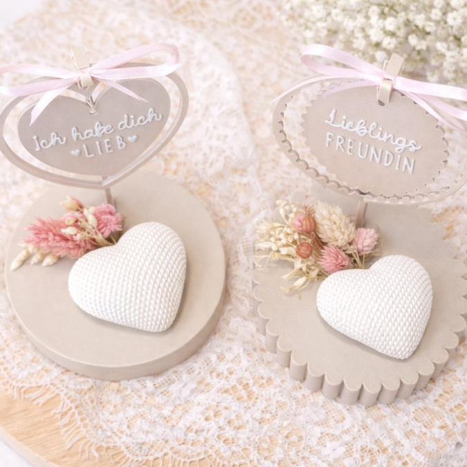STL 3D Druck Datei Aufhänger 9er Set HERZENSMENSCHEN Dekoscheiben Geschenkanhänger passend zum Ständer im Shop 3D-Druck Datei Mama Freundin – Bild 18
