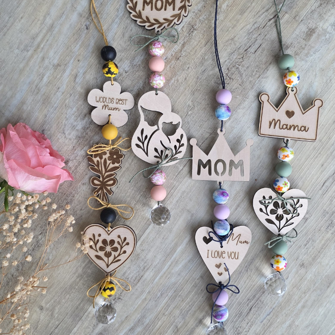 SVG Laserdatei Sonnenfänger Motive Anhänger Mama Mom 16 designs deutsch und englisch Muttertag Herz Blumen Mutter SVG Datei – Bild 16