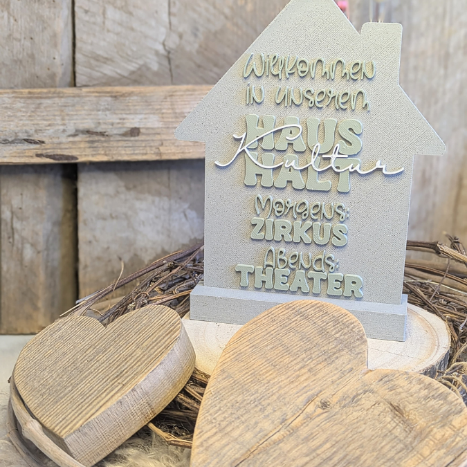 STL 3D Druck Datei 3er Set Aufsteller mit Ständern und Wanddeko Willkommen in unserem Kulturhaushalt Statement 3D-Druck Datei Haus Zirkus – Bild 8