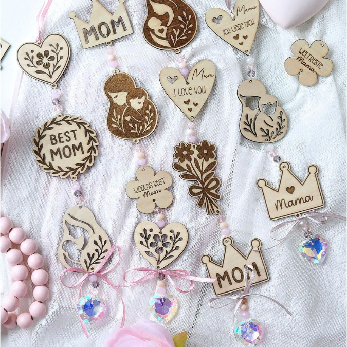 SVG Laserdatei Sonnenfänger Motive Anhänger Mama Mom 16 designs deutsch und englisch Muttertag Herz Blumen Mutter SVG Datei – Bild 12
