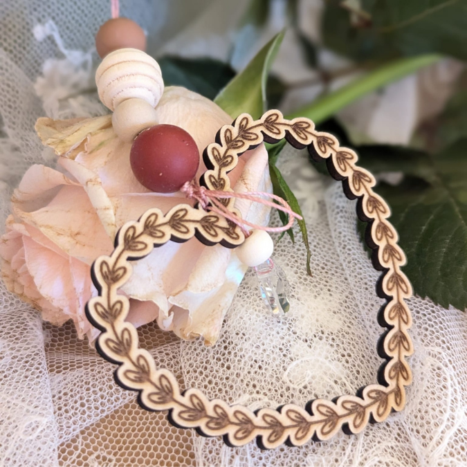 SVG Laserdatei Herzkranz mit Sonnenfänger Rose Blume Mama Muttertag englisch Anhänger Geschenkanhänger Deko Geschenkidde SVG-Datei – Bild 17