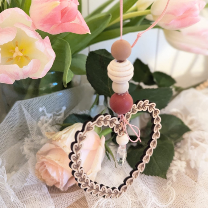 SVG Laserdatei Herzkranz mit Sonnenfänger Rose Blume Mama Muttertag englisch Anhänger Geschenkanhänger Deko Geschenkidde SVG-Datei – Bild 15
