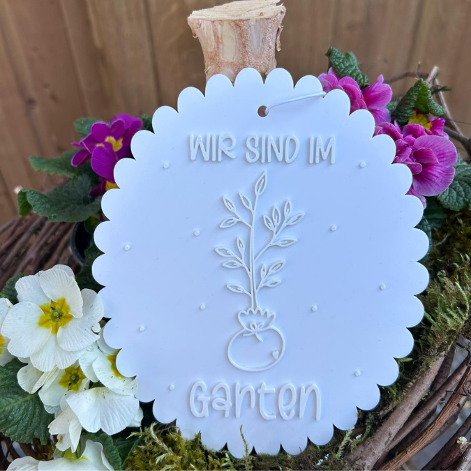 STL 3D Druck Datei Sind im Garten Schilder zum aufhängen Gartenliebe Gartenglück in 4 Designs mit Löchern für Sonnenfänger oder Anhänger – Bild 4