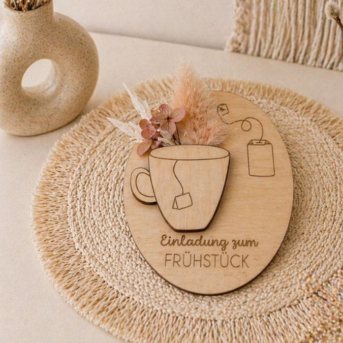 SVG Laserdatei Einladung zum Frühstück Karten für Blumen Gutscheine Brunch Mittagessen Lunch Frenchtoast Croissant Tee Kaffee SVG Datei – Bild 11