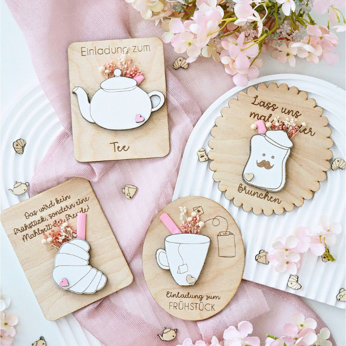 SVG Laserdatei Einladung zum Frühstück Karten für Blumen Gutscheine Brunch Mittagessen Lunch Frenchtoast Croissant Tee Kaffee SVG Datei – Bild 12