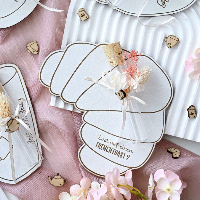 SVG Laserdatei Einladung zum Frühstück Karten für Blumen Gutscheine Brunch Mittagessen Lunch Frenchtoast Croissant Tee Kaffee SVG Datei – Bild 21