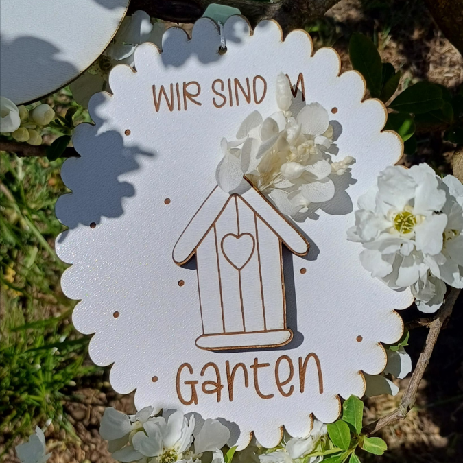 SVG Laserdatei 6er Set Holzscheiben Wir sind im Garten Schilder Schild Outdoor Gartenglück Blumen Gravur SVG Datei – Bild 25