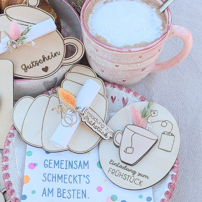 SVG Laserdatei Einladung zum Frühstück Karten für Blumen Gutscheine Brunch Mittagessen Lunch Frenchtoast Croissant Tee Kaffee SVG Datei – Bild 26