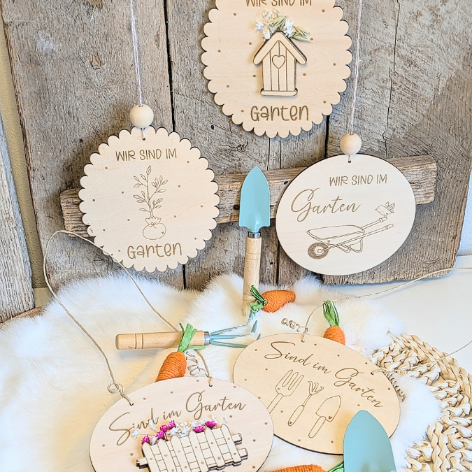 SVG Laserdatei 6er Set Holzscheiben Wir sind im Garten Schilder Schild Outdoor Gartenglück Blumen Gravur SVG Datei – Bild 16