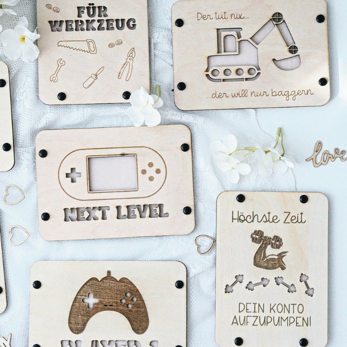 SVG Laserdatei Männer Geldgeschenk Verpackung für Geld 10 Designs Gutscheinkarten Vatertag LKW Bagger Playstation Werkzeug Hantel SVG-Datei – Bild 24