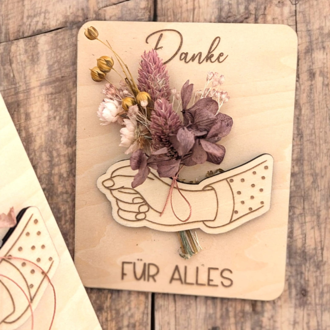 SVG Laserdatei Geschenk Karten für Blumen Gutscheine Liebesbrief Hand blumenstrauß Trockenblumen Postkarten Grußkarten SVG Datei – Bild 20
