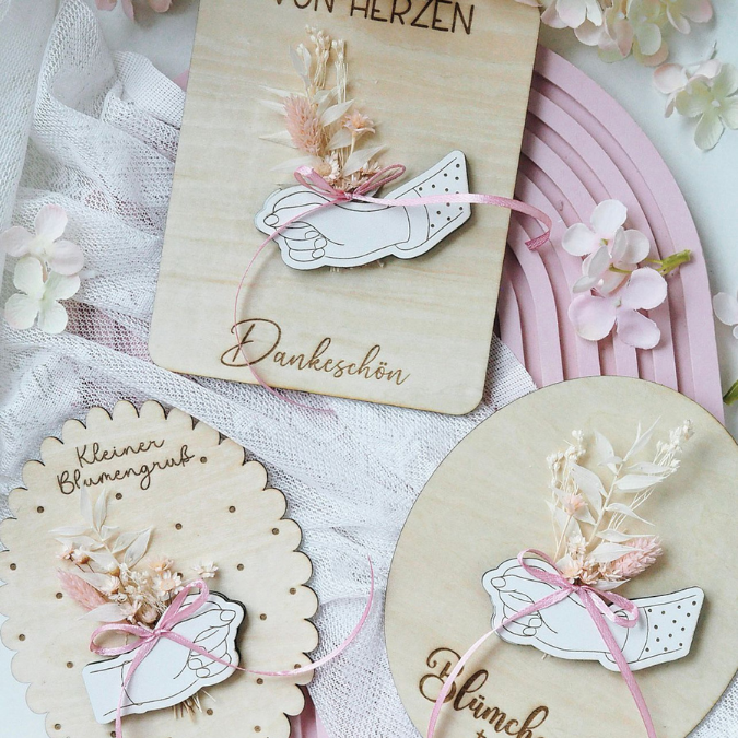 SVG Laserdatei Geschenk Karten für Blumen Gutscheine Liebesbrief Hand blumenstrauß Trockenblumen Postkarten Grußkarten SVG Datei – Bild 18