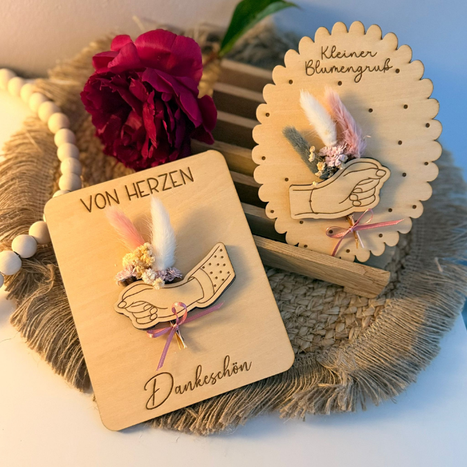 SVG Laserdatei Geschenk Karten für Blumen Gutscheine Liebesbrief Hand blumenstrauß Trockenblumen Postkarten Grußkarten SVG Datei – Bild 28