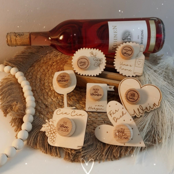 SVG Laserdatei 16 Designs Weinkorken Halter für Korken Wein SB Lädchen Schrankladen Korkenhalter Verpackung für Korken SVG Datei – Bild 25