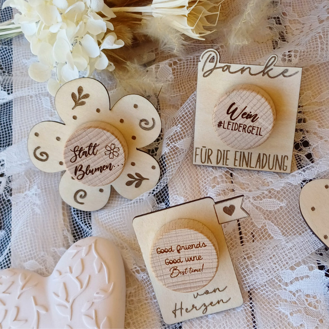 SVG Laserdatei 16 Designs Weinkorken Halter für Korken Wein SB Lädchen Schrankladen Korkenhalter Verpackung für Korken SVG Datei – Bild 36