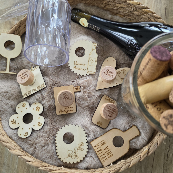 SVG Laserdatei 16 Designs Weinkorken Halter für Korken Wein SB Lädchen Schrankladen Korkenhalter Verpackung für Korken SVG Datei – Bild 11