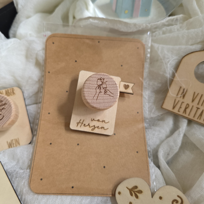 SVG Laserdatei 16 Designs Weinkorken Halter für Korken Wein SB Lädchen Schrankladen Korkenhalter Verpackung für Korken SVG Datei – Bild 22
