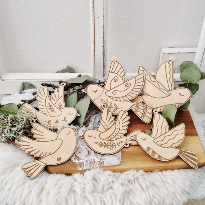 SVG Laserdatei Vögel Vogel Vögelchen Sonnenfänger Frühling Sommer Anhänger Geschenkanhänger viele designs mit 1 & 2 Löchern SVG-Datei – Bild 16
