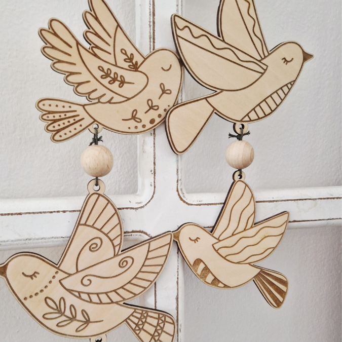 SVG Laserdatei Vögel Vogel Vögelchen Sonnenfänger Frühling Sommer Anhänger Geschenkanhänger viele designs mit 1 & 2 Löchern SVG-Datei – Bild 4