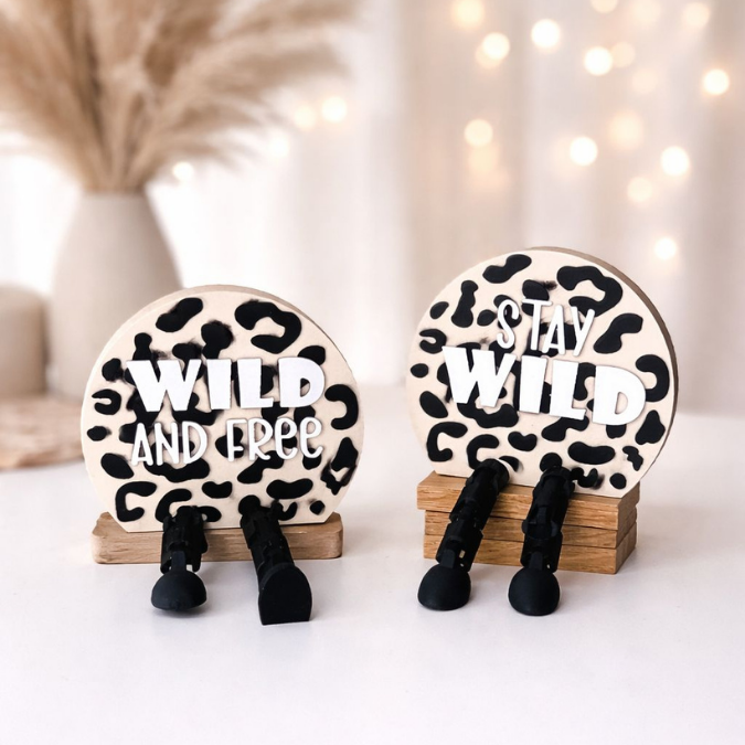 3MF für Bambu 3D Druck Datei 2 Designs Wackelbeine Statement Stay Wild and free Leo mit Beinen Deko 3D-Druck 3mf datei kawaii cute boho flexi friend