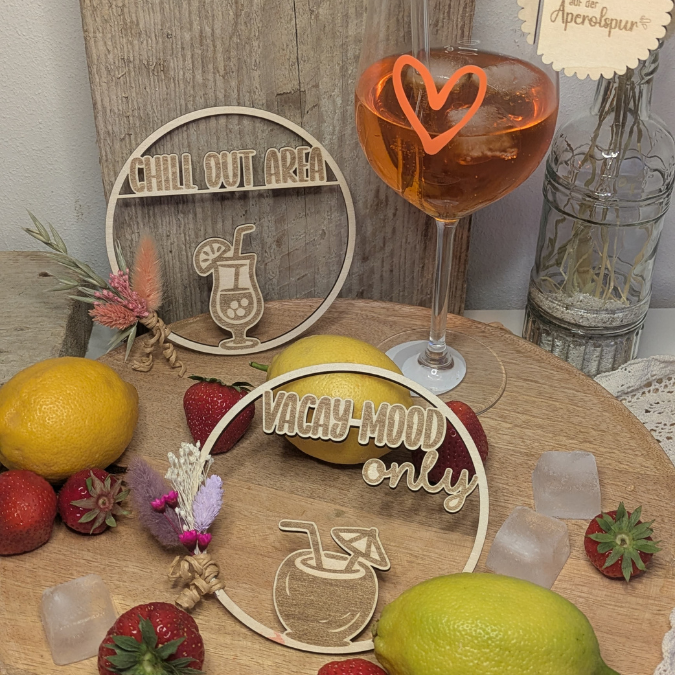 SVG Laserdatei 2 Designs Kranz Kränze Anhänger Drinks Chill out area Vacay mood only Urlaub Sommer Party SVG Datei Aperol Kokosnuss Cocktail – Bild 3