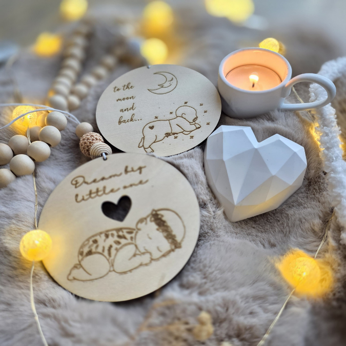 SVG Datei Laserdatei Baby Holzscheiben 3 Designs Babybett Kinderzimmerdeko to the moon and bacl sweet dreams Geburt – Bild 12