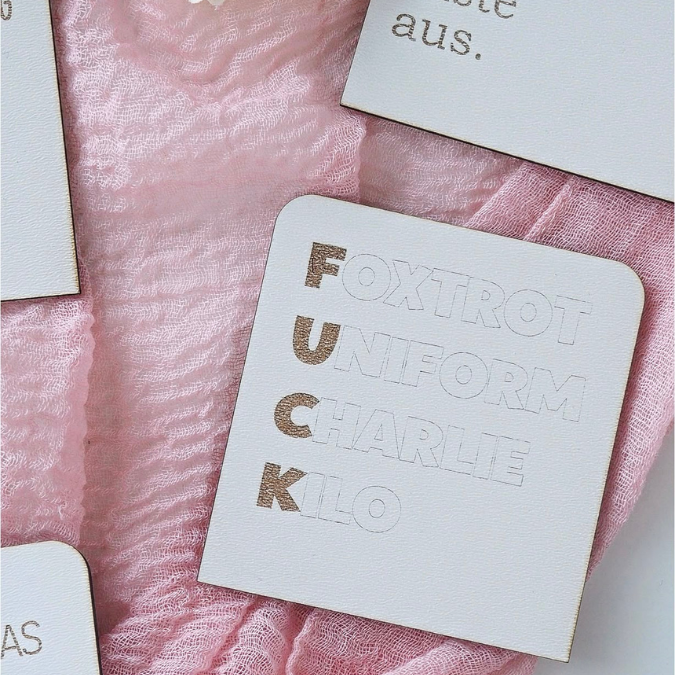 12 Designs SVG Laserdatei Büro Statements 3mm 4mm wechselbare Botschaften für Kollegen lustigSVG Datei Arbeit Sarkasmus – Bild 23