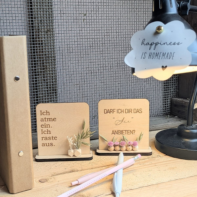12 Designs SVG Laserdatei Büro Statements 3mm 4mm wechselbare Botschaften für Kollegen lustigSVG Datei Arbeit Sarkasmus – Bild 13