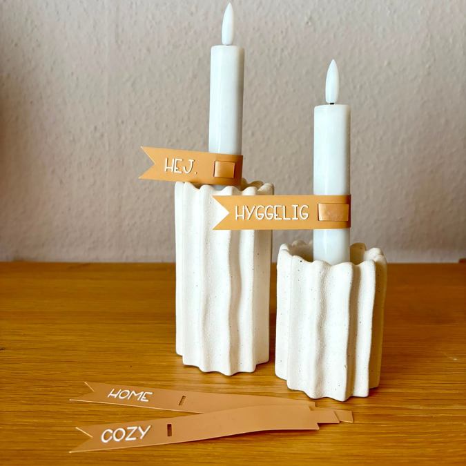 STL 3D Druck Datei 11 Designs Hygge Cozy Home Reagenzglas oder Kerzenbanderole Kerzenfahne Kerzenfähnchen Kerzendeko Kerze Geschenkidee Tag – Bild 6