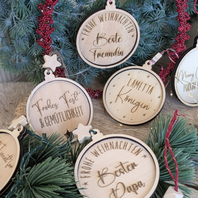 SVG Laser Datei 28 Designs Baumkugel Anhänger 2lagig Mama Papa Oma Opa Weihnachten Weihnachtsgeschenk Patentante Onkel Freundin Geschenkidee – Bild 9