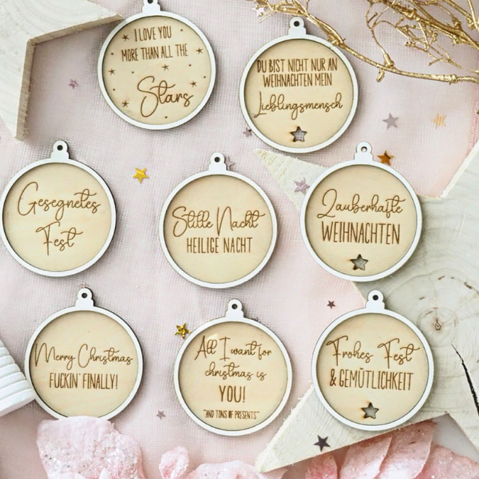 SVG Laser Datei 28 Designs Baumkugel Anhänger 2lagig Mama Papa Oma Opa Weihnachten Weihnachtsgeschenk Patentante Onkel Freundin Geschenkidee – Bild 7